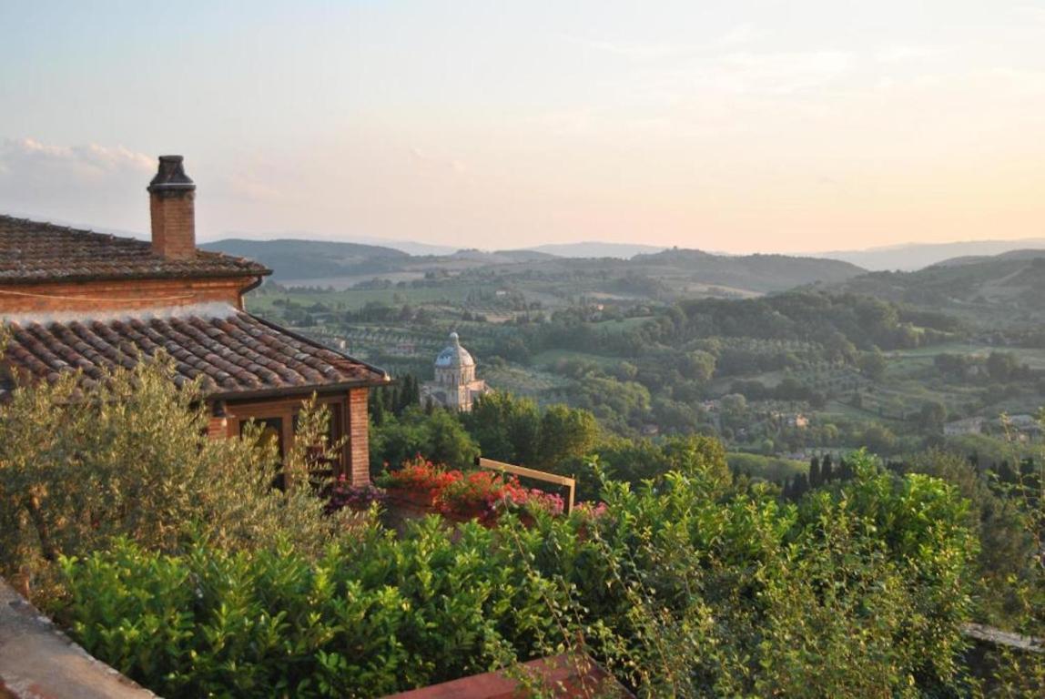 Entro Le Mura Montepulciano Stazione Buitenkant foto